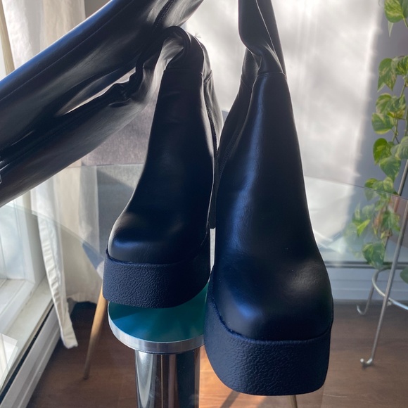 Slick Nicks Wide Calf Platform Knee-High Boots Size 8 - Picture 3 of 5